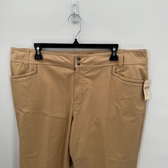 Coldwater Creek NWT Bi Stretch Novelty Twill Cropped Pants Khaki // 18 - Picture 2 of 10